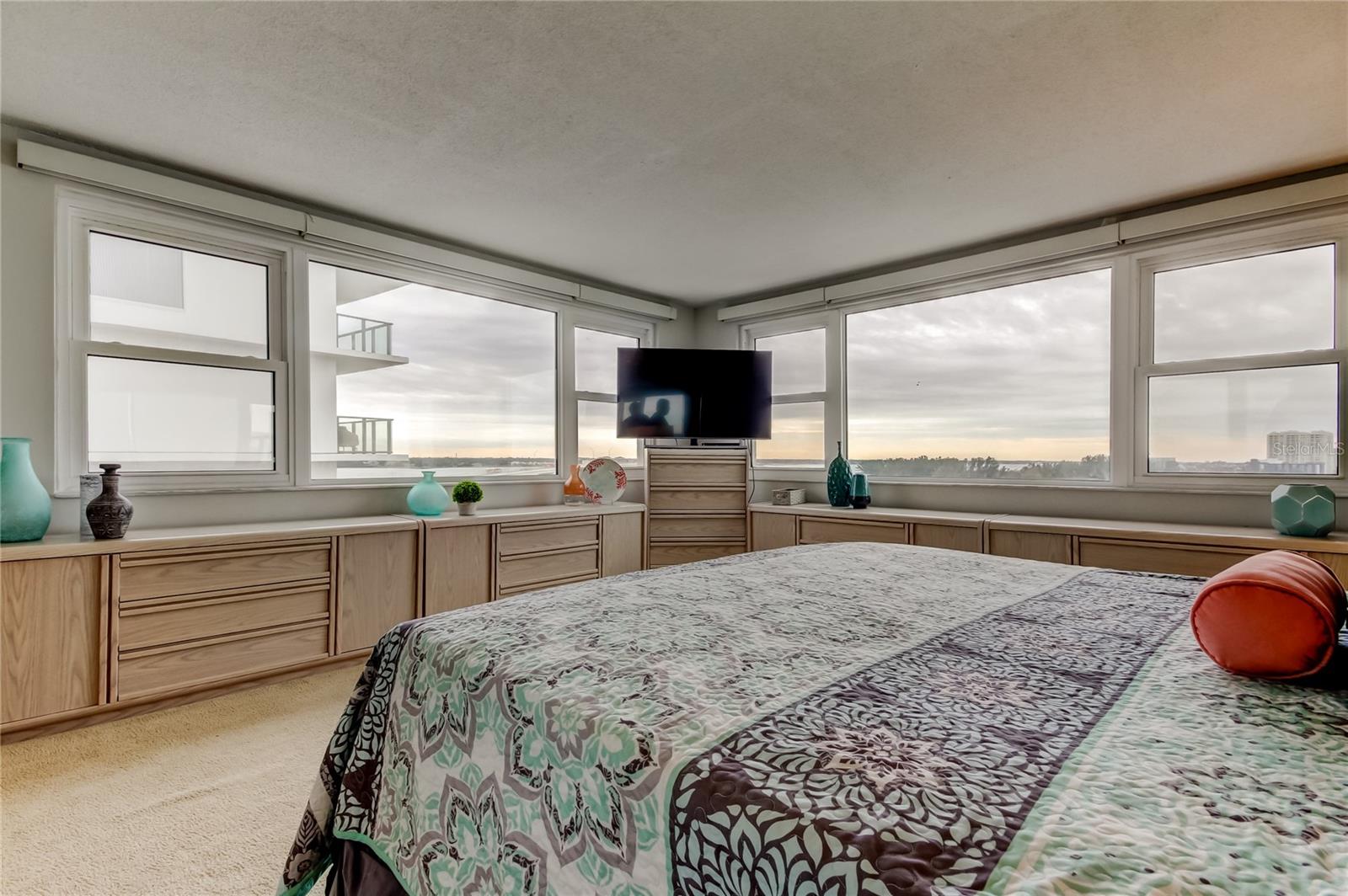 675 S GULFVIEW BLVD #1001, CLEARWATER BEACH, FL, 33767