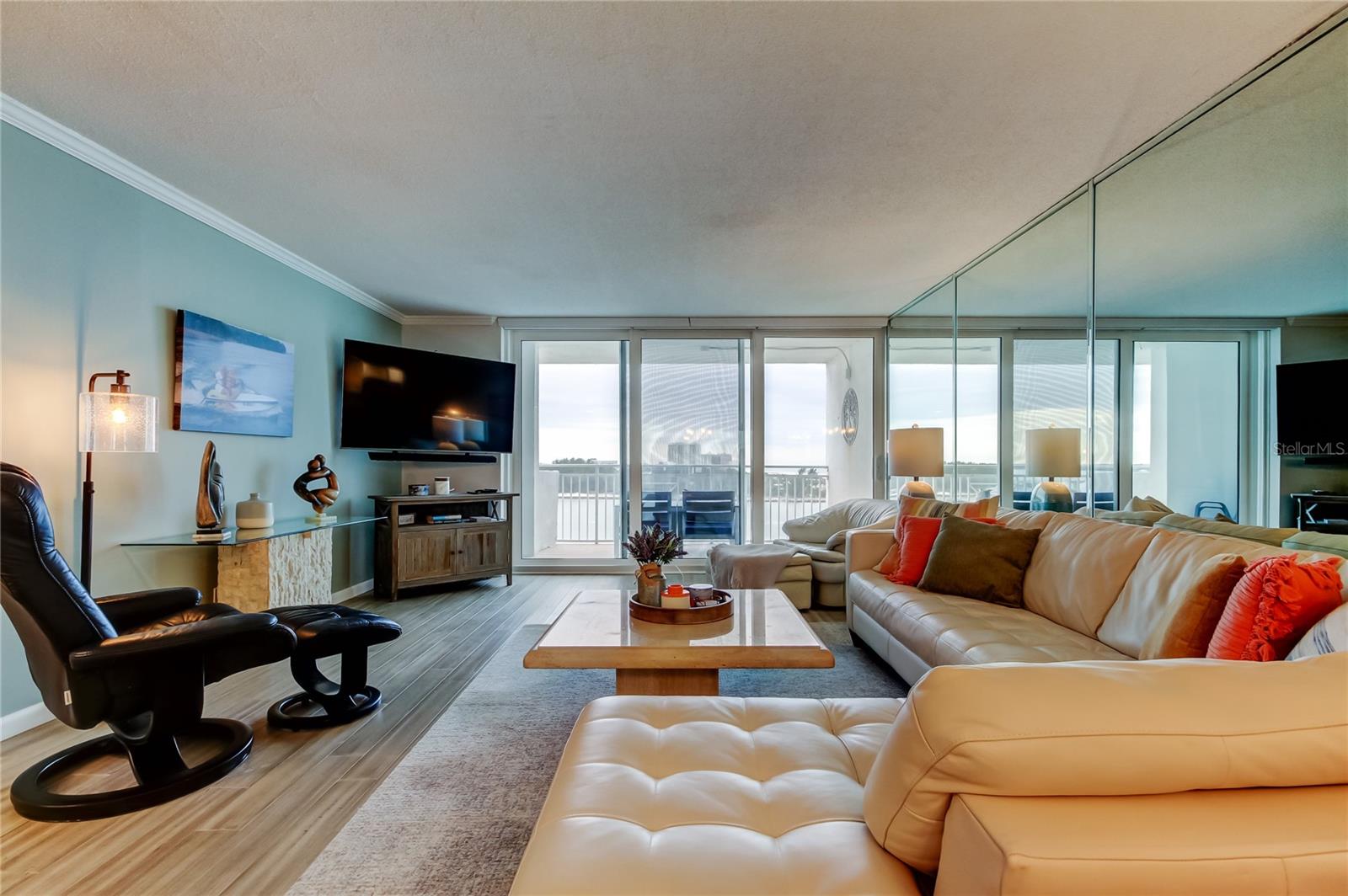675 S GULFVIEW BLVD #1001, CLEARWATER BEACH, FL, 33767
