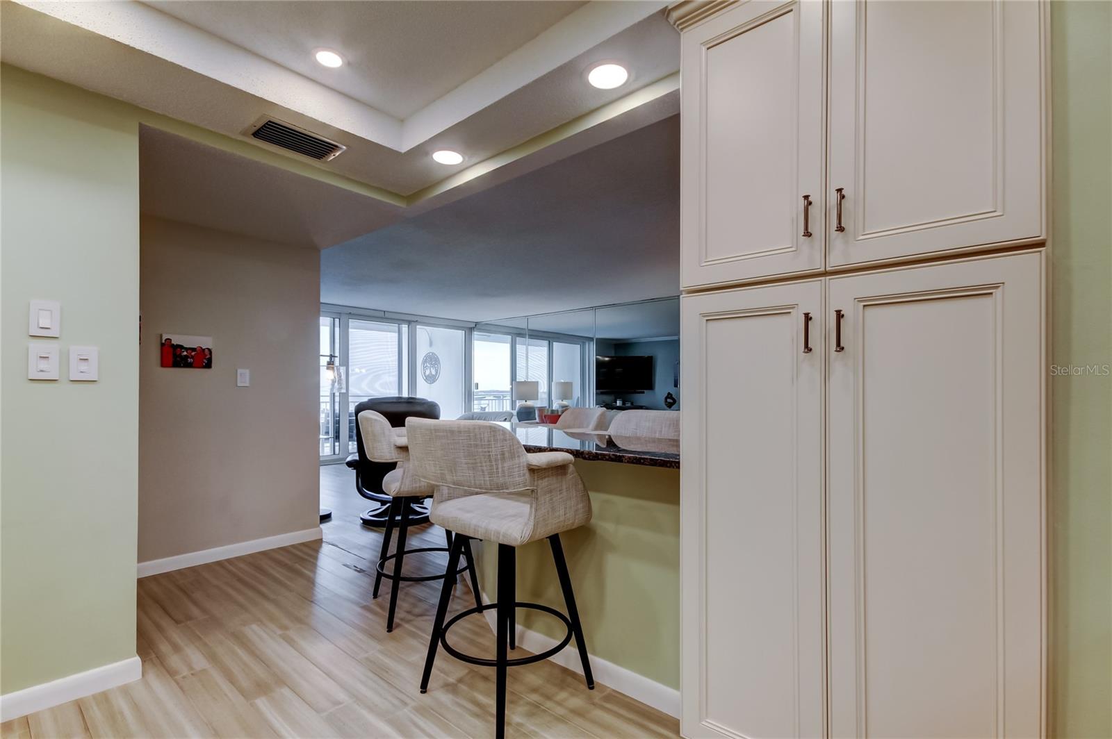 675 S GULFVIEW BLVD #1001, CLEARWATER BEACH, FL, 33767
