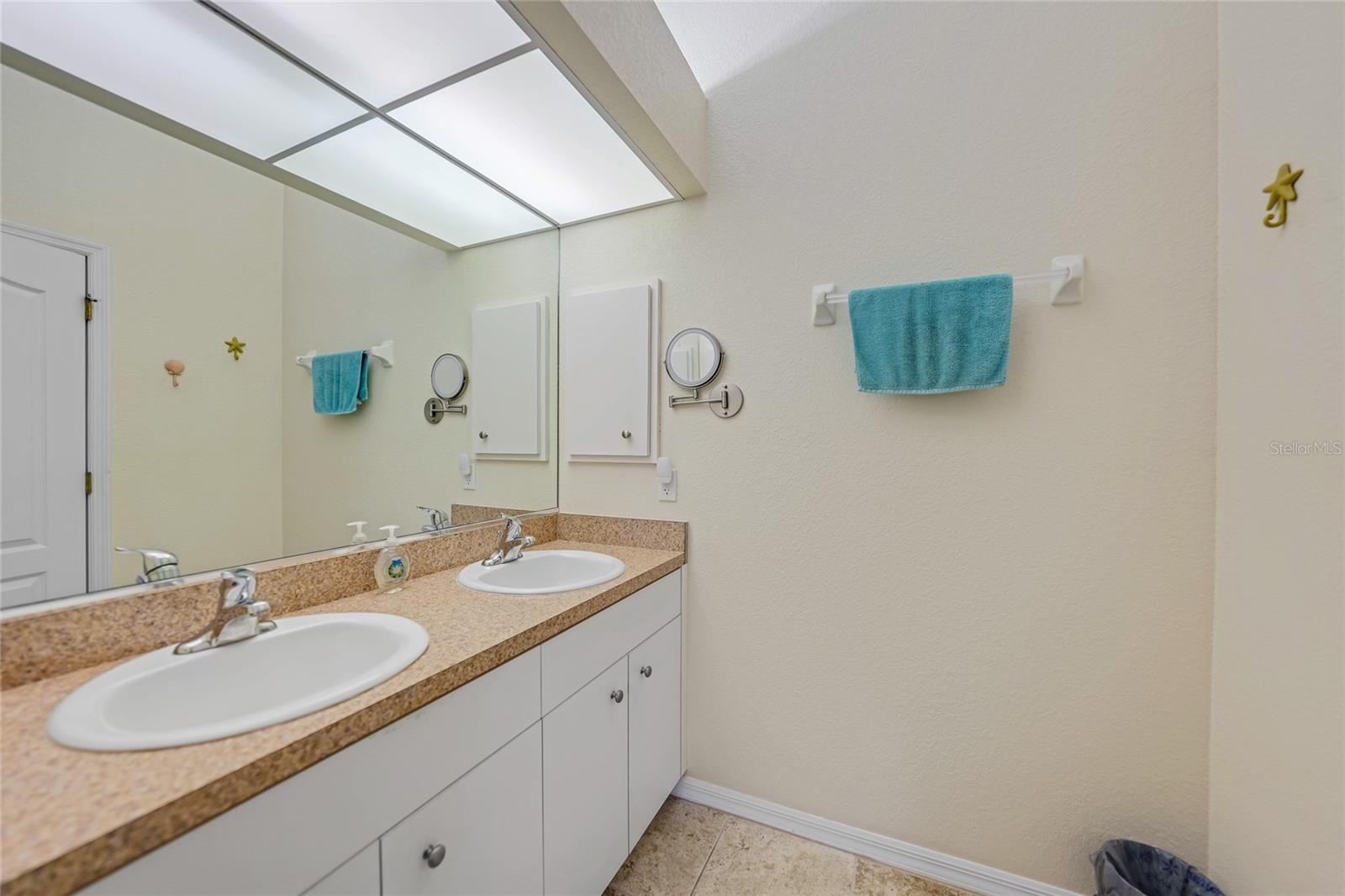 215 AUSTRALIAN DR, ROTONDA WEST, FL, 33947