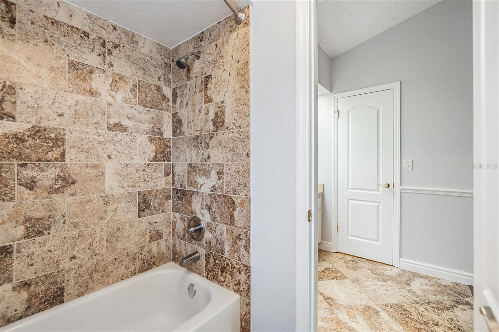 3702 LAKE BREEZE DR, LAND O LAKES, FL, 34639