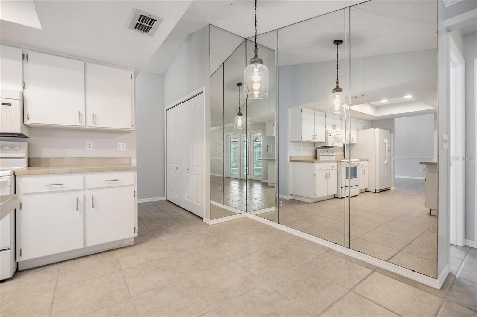 3702 LAKE BREEZE DR, LAND O LAKES, FL, 34639
