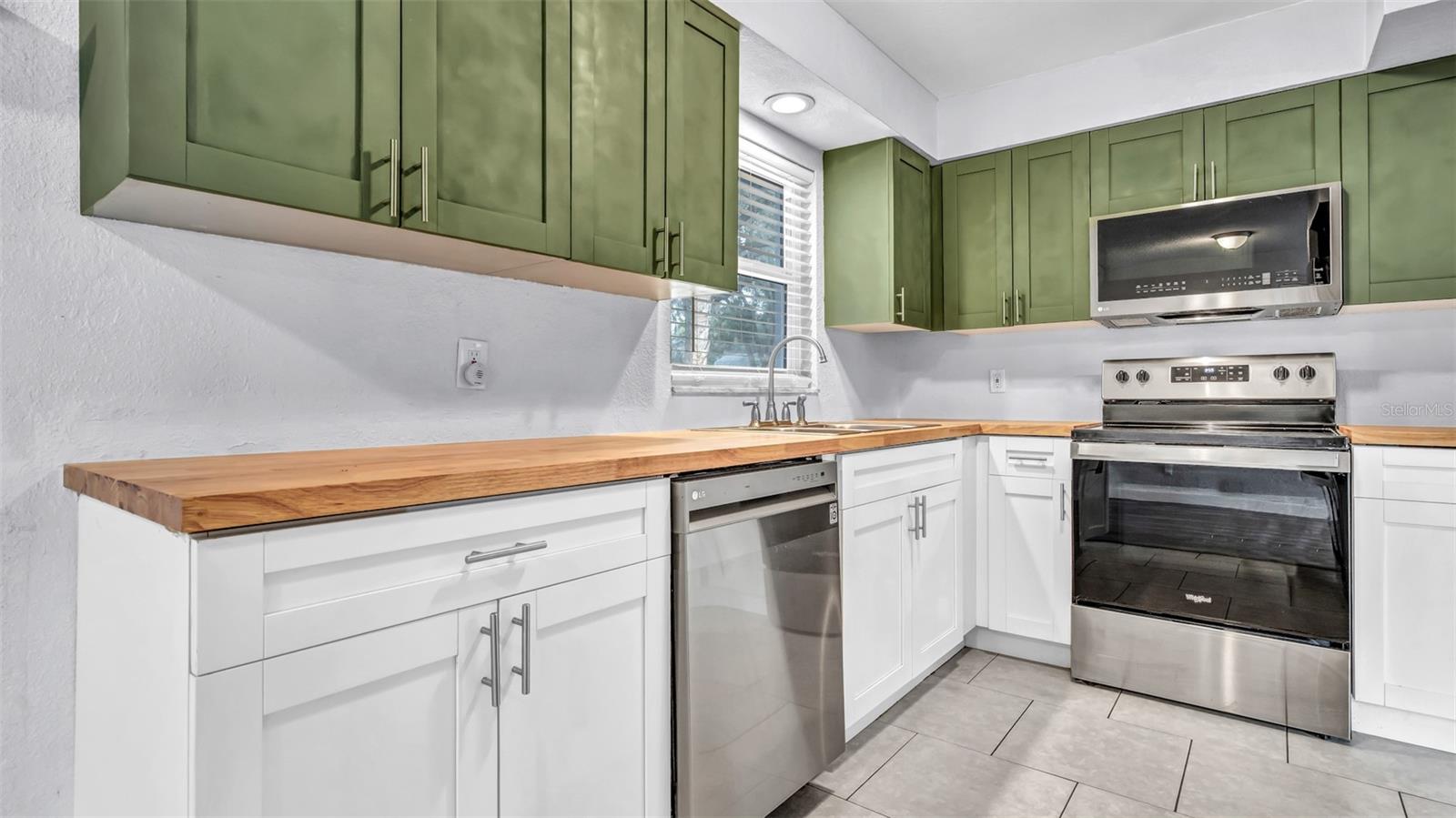 4004 E BLUFF AVE, TAMPA, FL, 33617