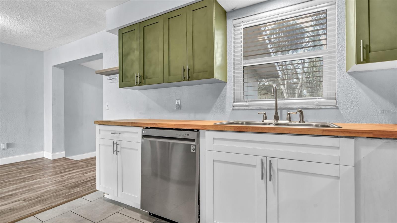 4004 E BLUFF AVE, TAMPA, FL, 33617