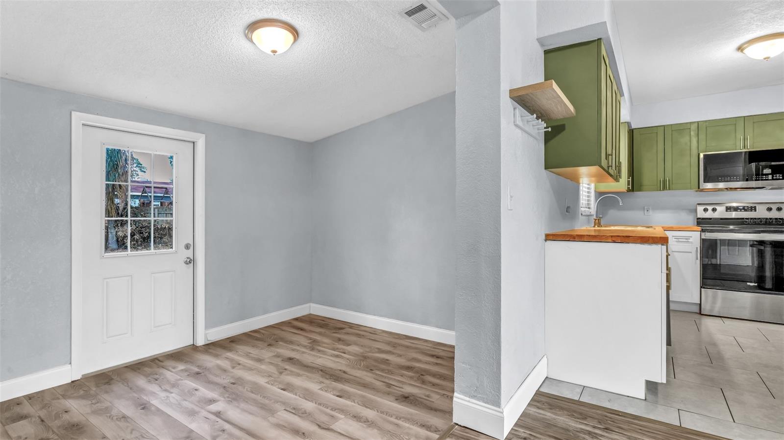 4004 E BLUFF AVE, TAMPA, FL, 33617