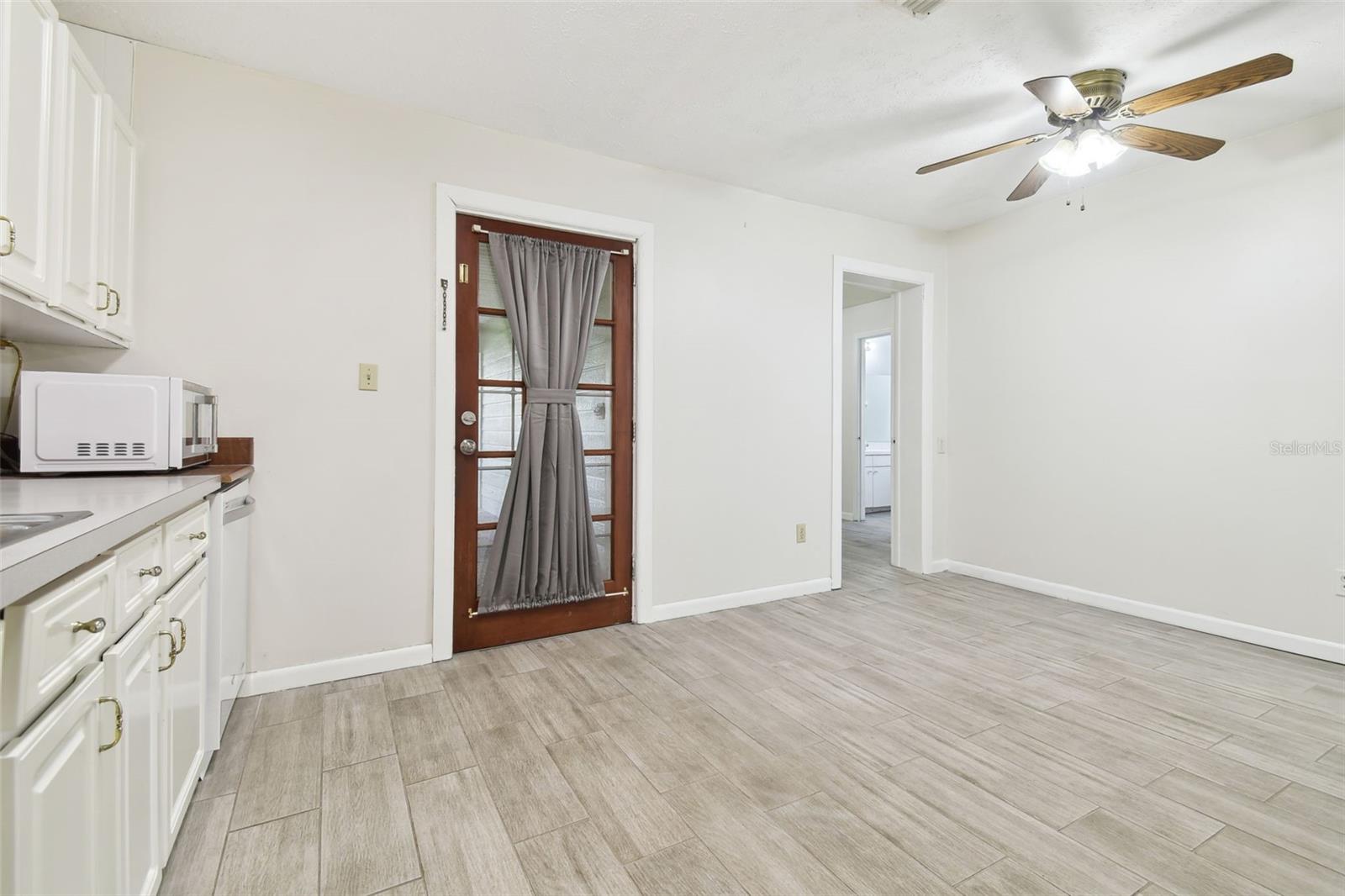9415 FOREST HILLS DR, TAMPA, FL, 33612