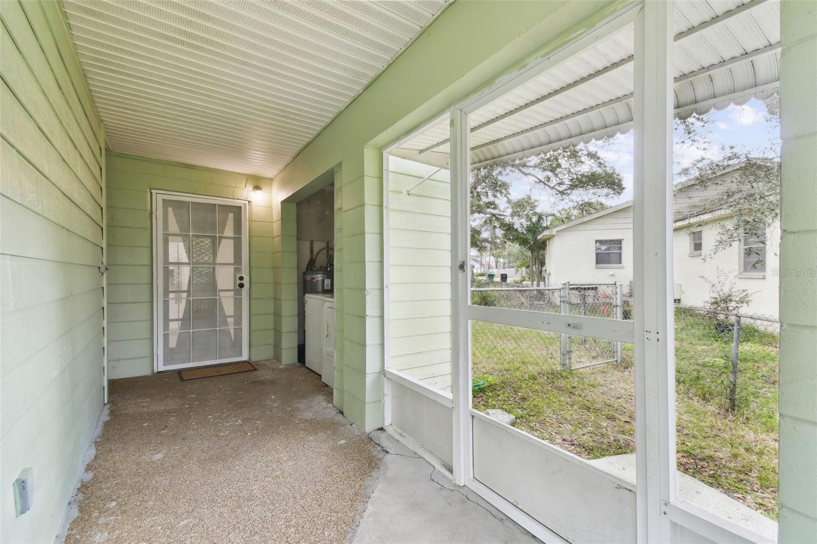9415 FOREST HILLS DR, TAMPA, FL, 33612