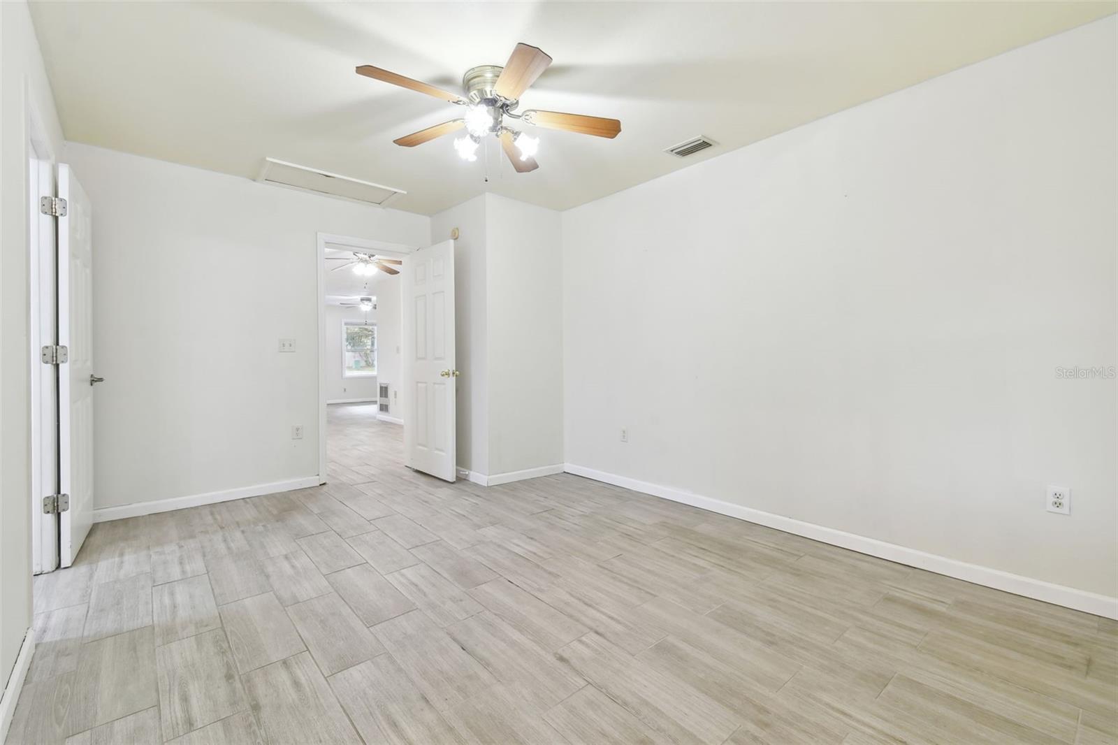 9415 FOREST HILLS DR, TAMPA, FL, 33612