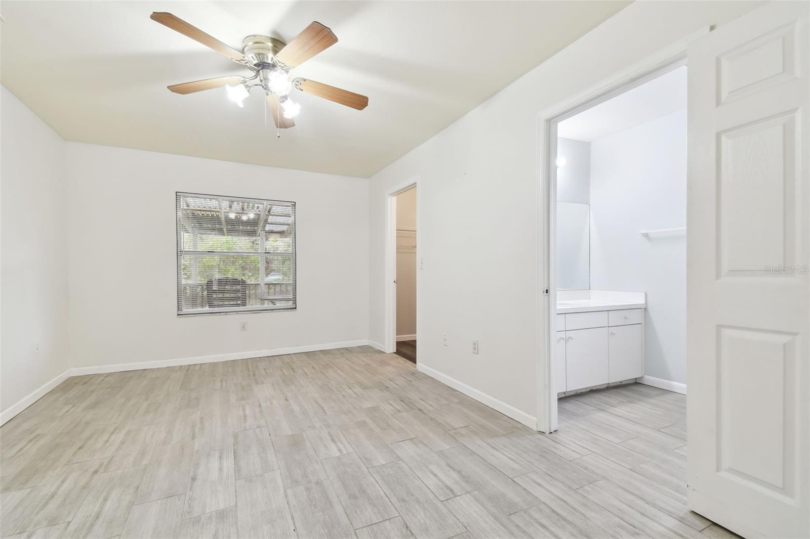 9415 FOREST HILLS DR, TAMPA, FL, 33612