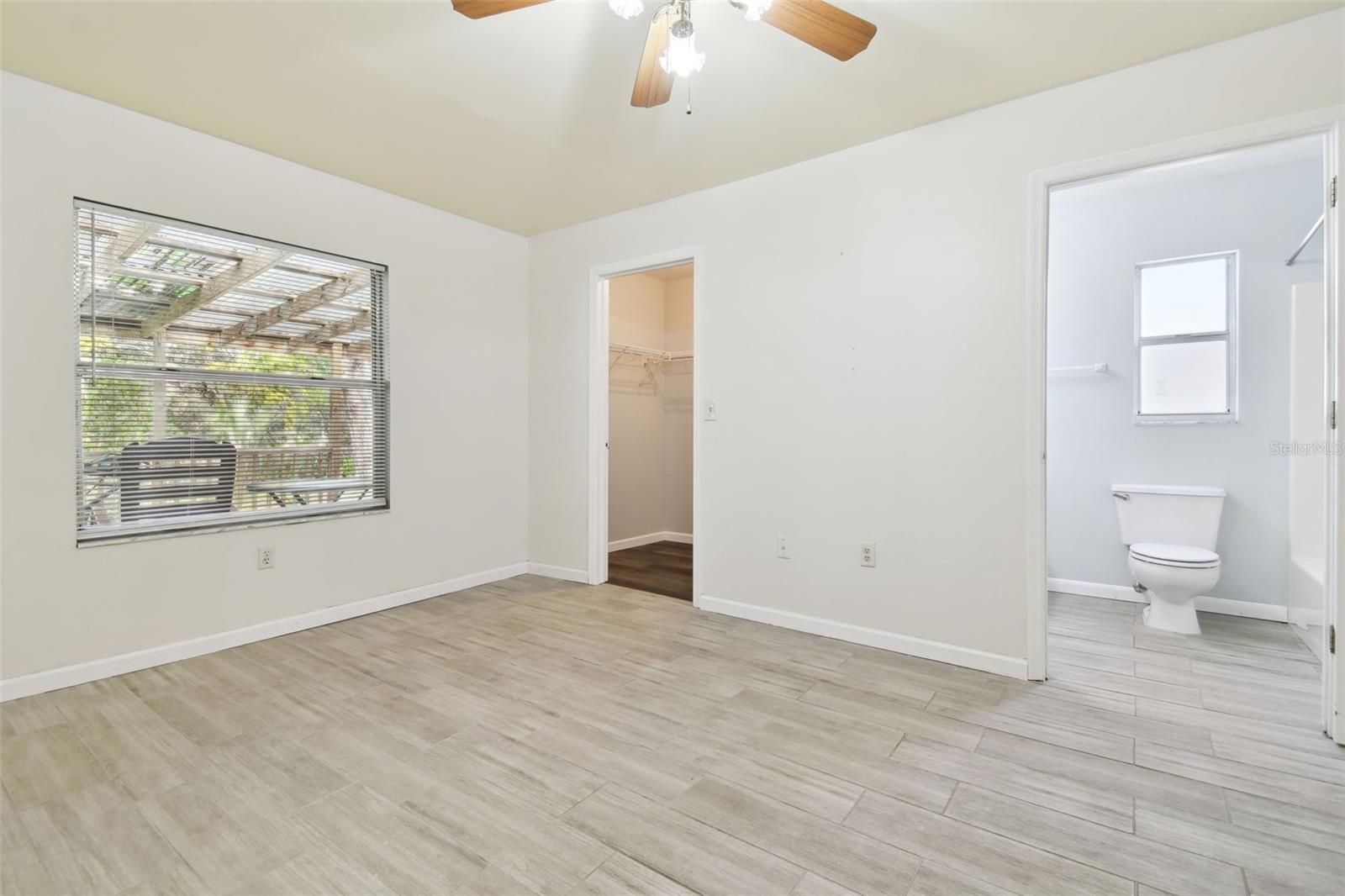 9415 FOREST HILLS DR, TAMPA, FL, 33612