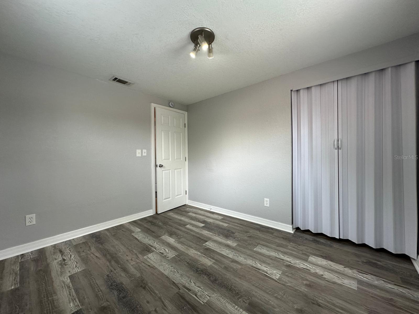 6985 82ND AVE N, PINELLAS PARK, FL, 33781