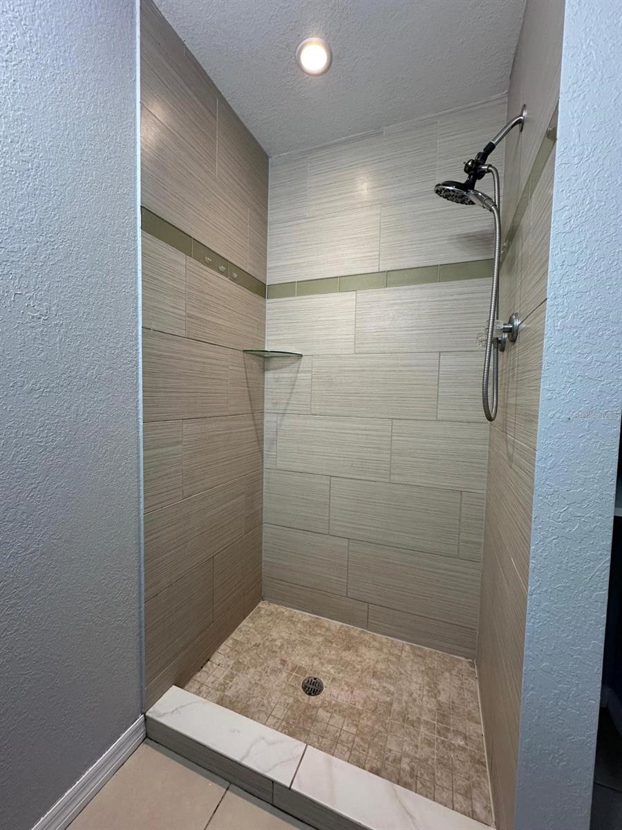6985 82ND AVE N, PINELLAS PARK, FL, 33781