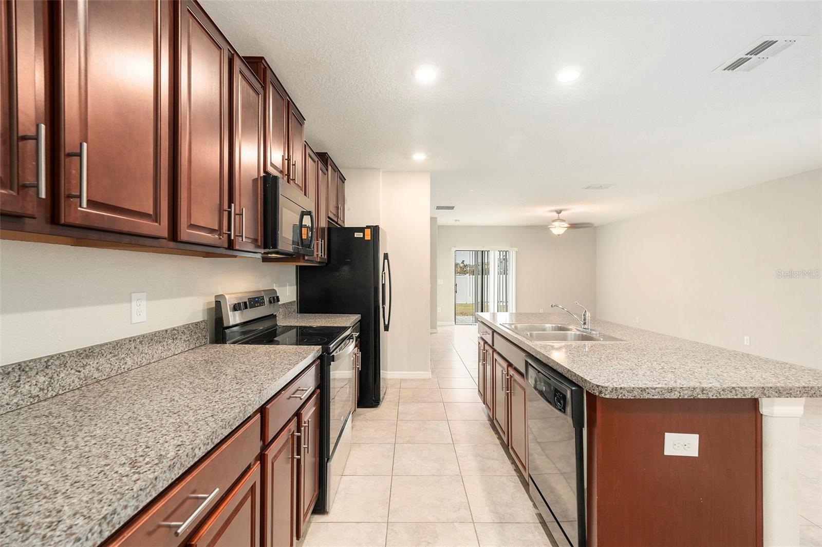 7610 BLUE IRIS LN, TAMPA, FL, 33619