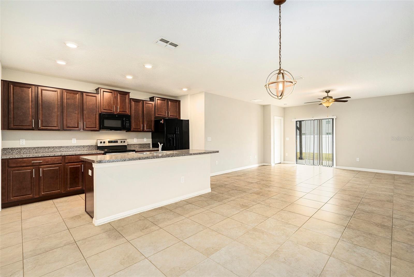7610 BLUE IRIS LN, TAMPA, FL, 33619