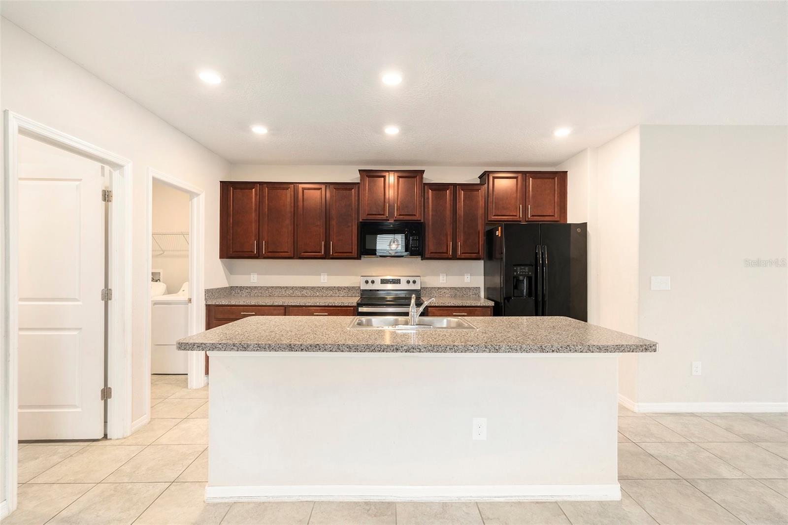 7610 BLUE IRIS LN, TAMPA, FL, 33619