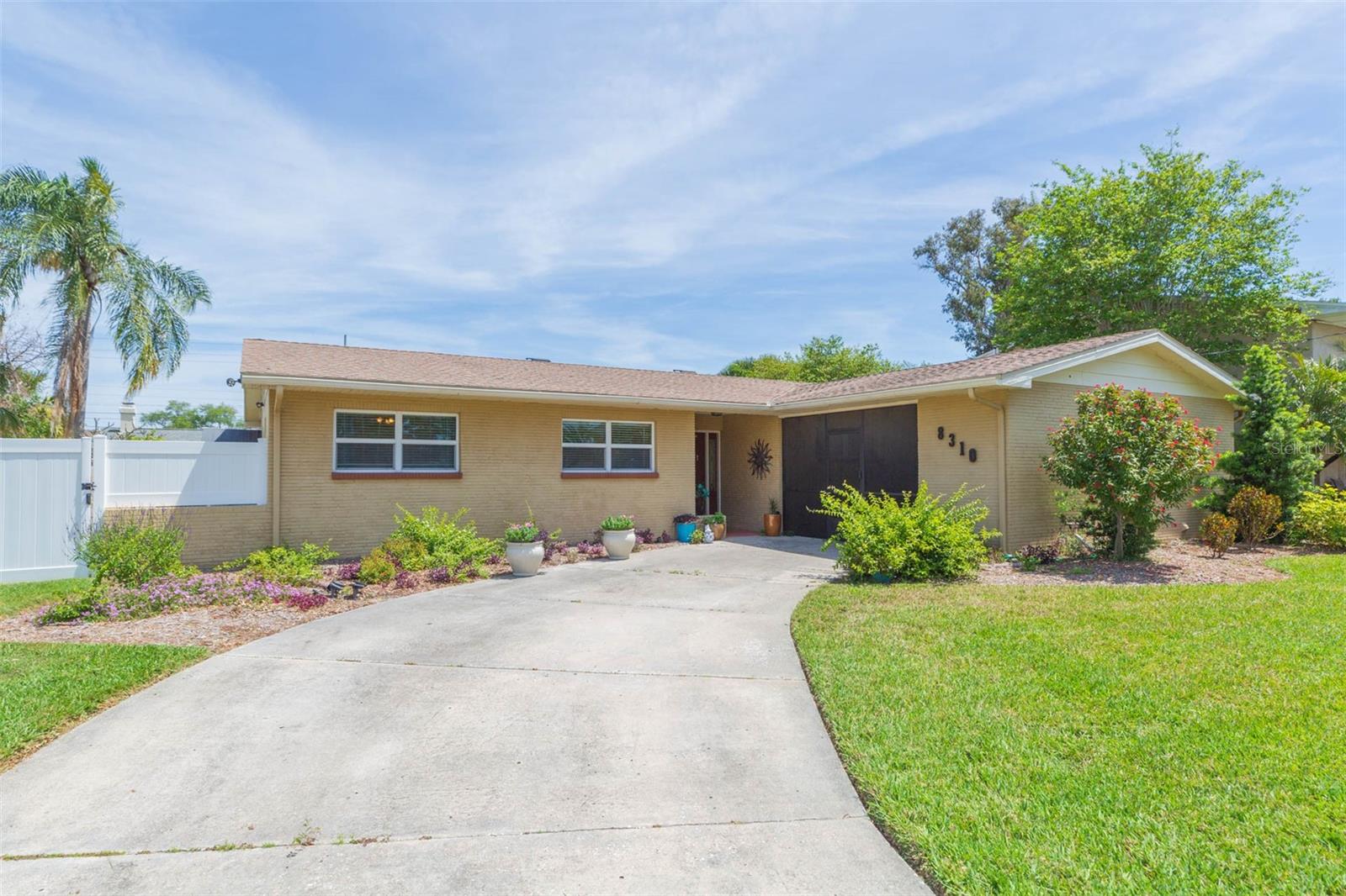 8310 ARCHWOOD CIR, TAMPA, FL, 33615