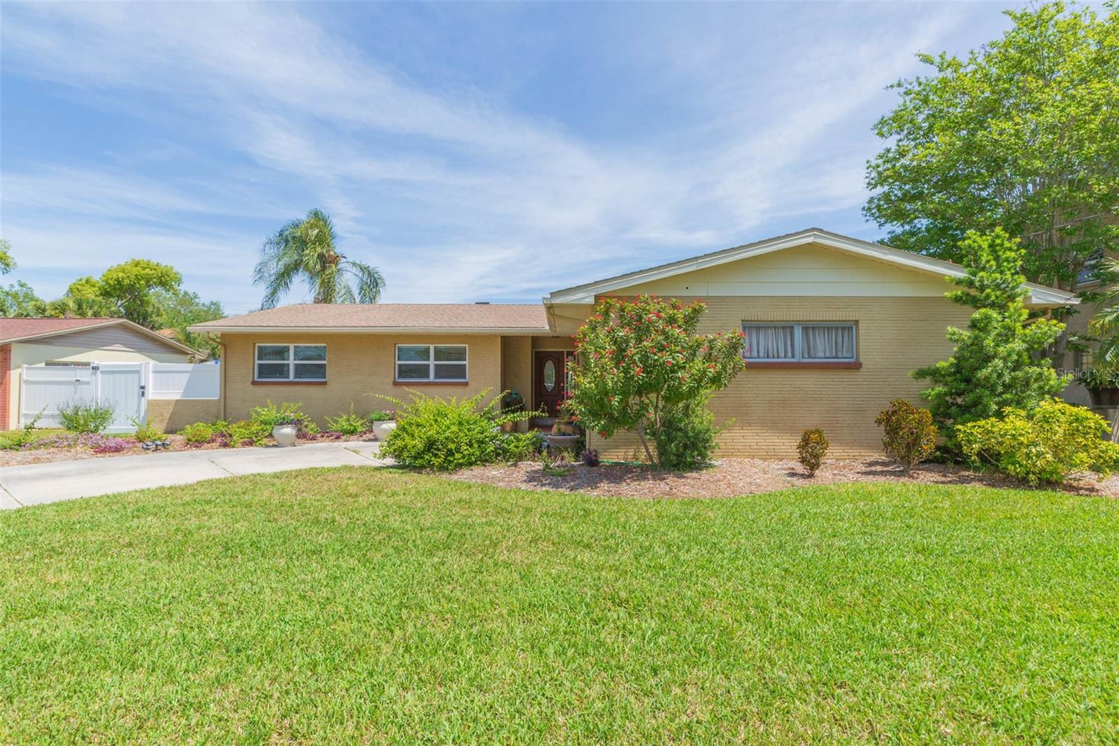 8310 ARCHWOOD CIR, TAMPA, FL, 33615