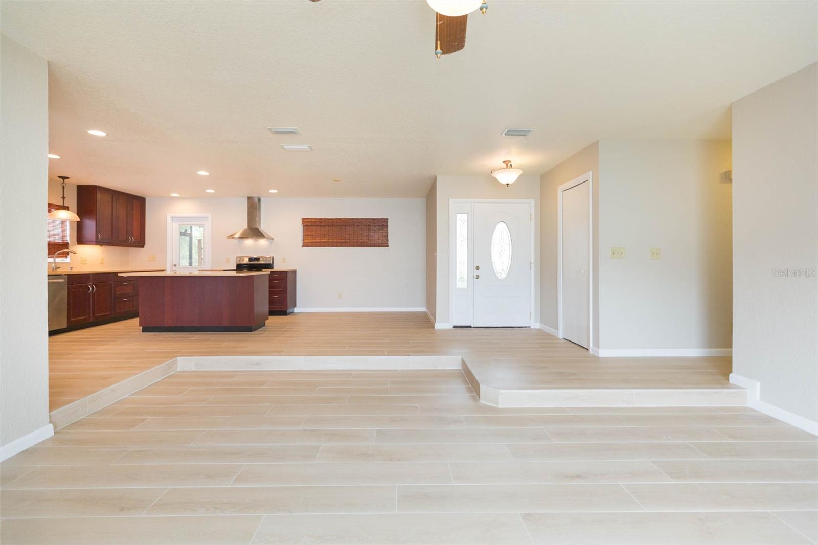 8310 ARCHWOOD CIR, TAMPA, FL, 33615