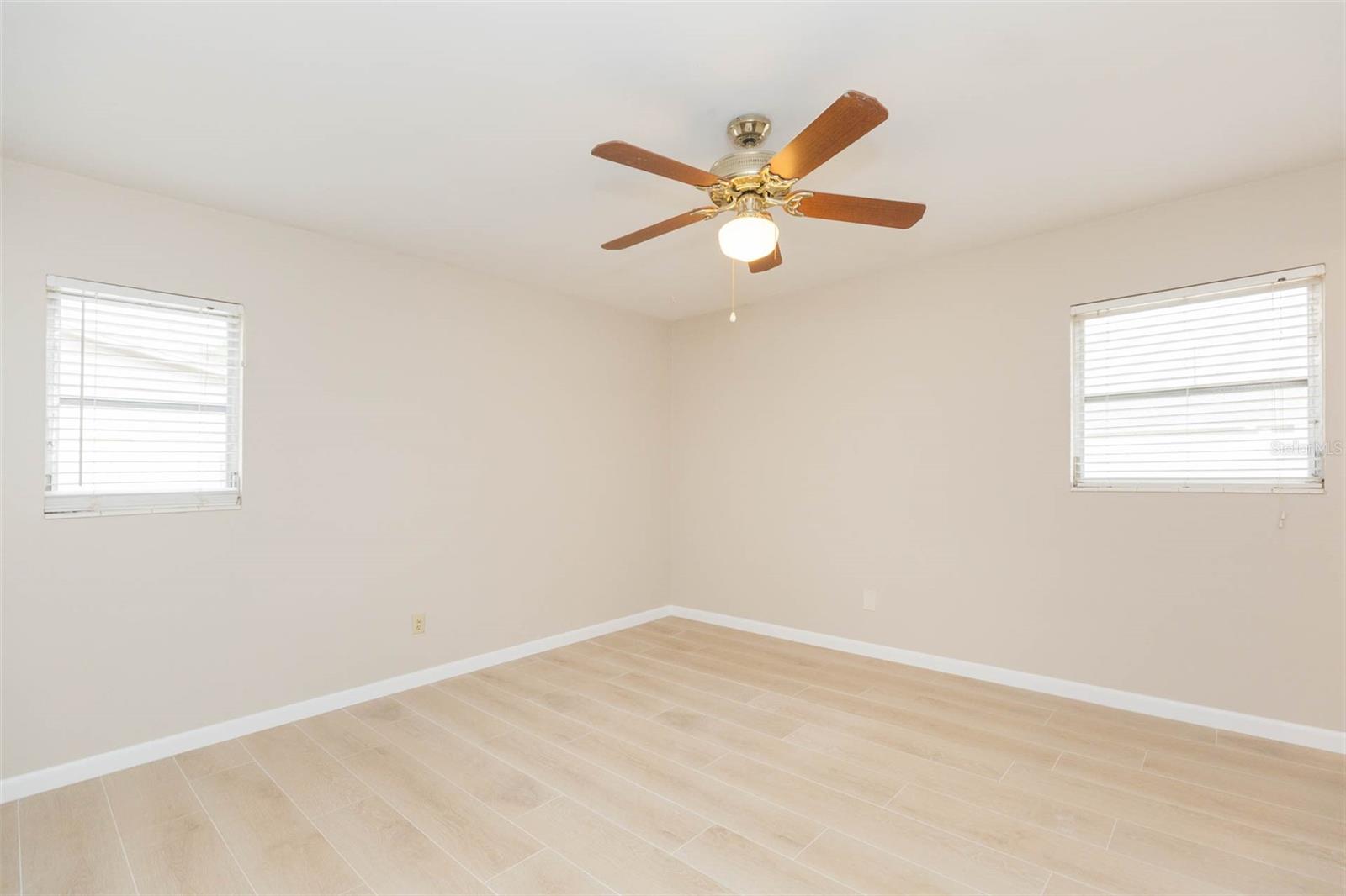 8310 ARCHWOOD CIR, TAMPA, FL, 33615
