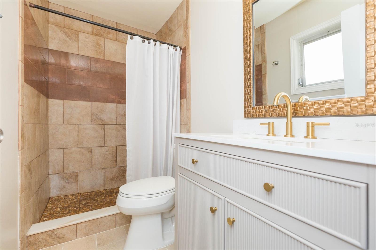 8310 ARCHWOOD CIR, TAMPA, FL, 33615