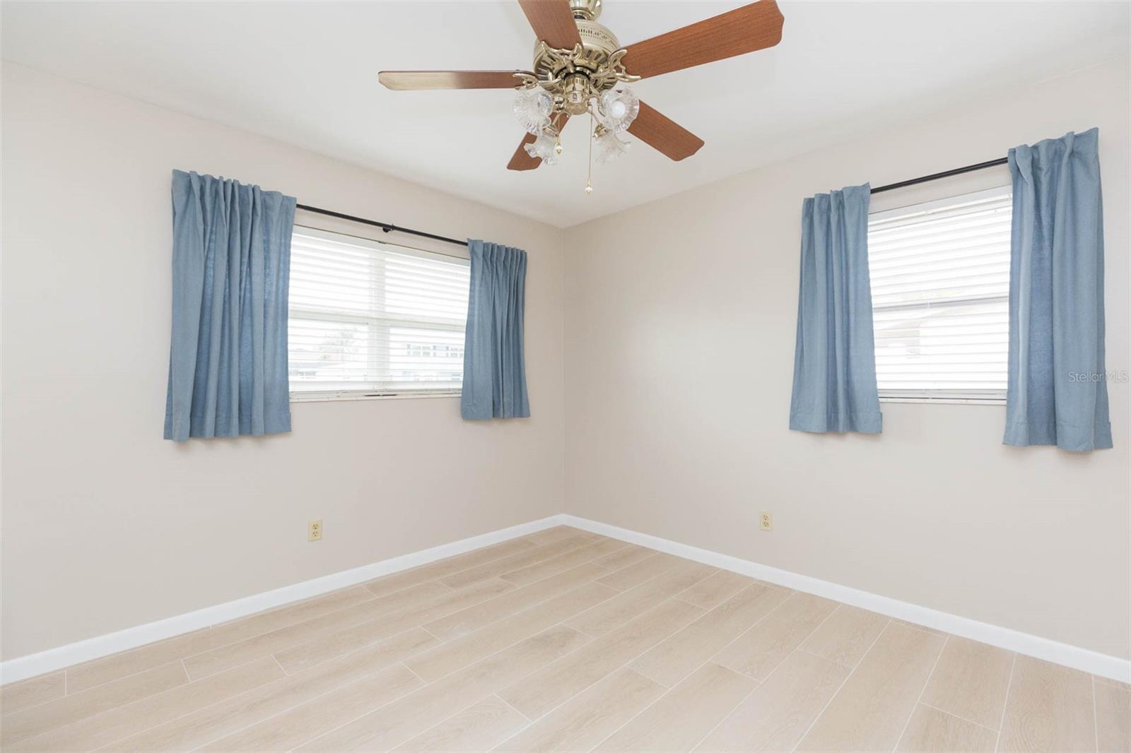 8310 ARCHWOOD CIR, TAMPA, FL, 33615