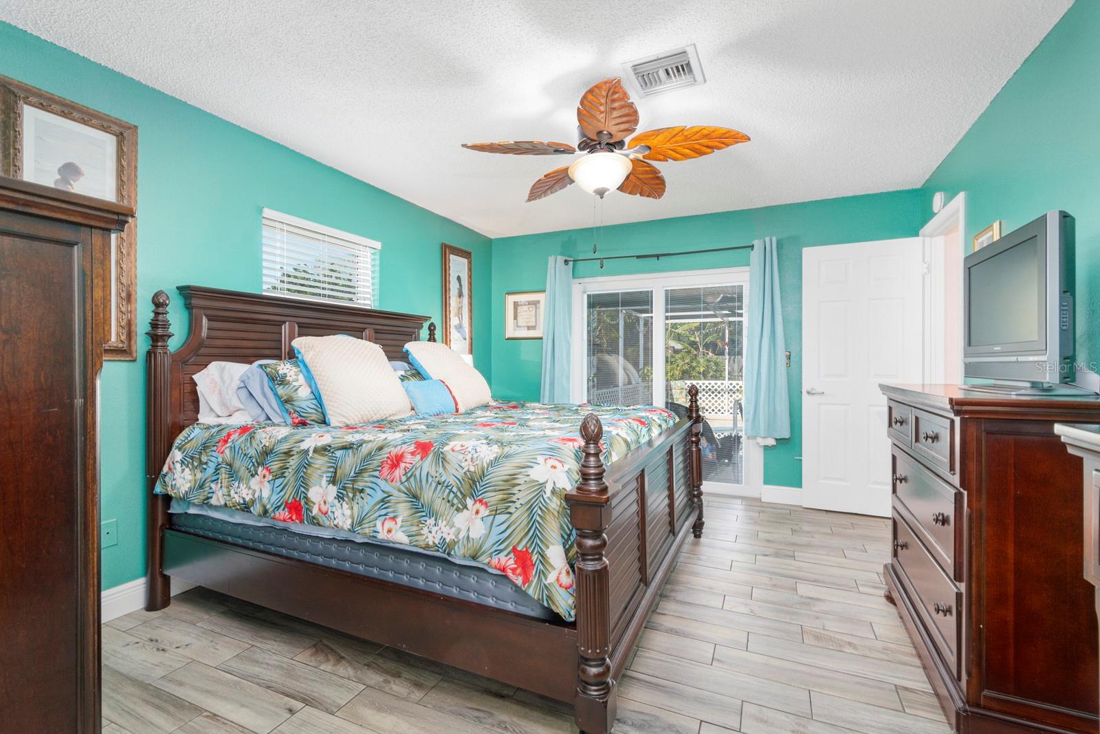 8460 PARKWOOD BLVD, SEMINOLE, FL, 33777