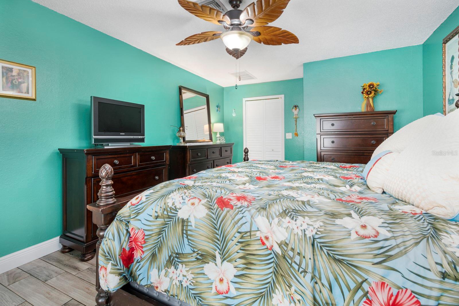 8460 PARKWOOD BLVD, SEMINOLE, FL, 33777