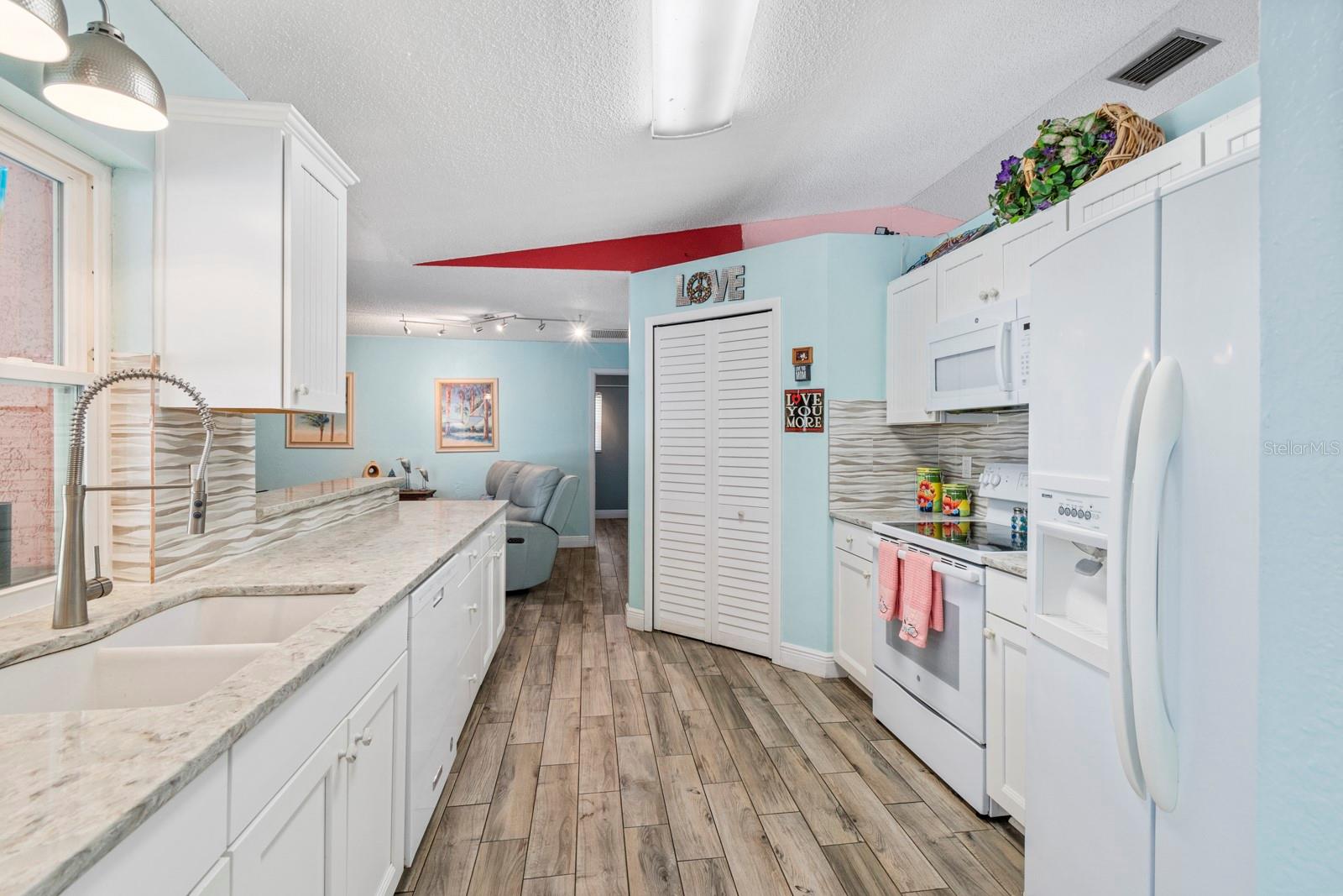 8460 PARKWOOD BLVD, SEMINOLE, FL, 33777
