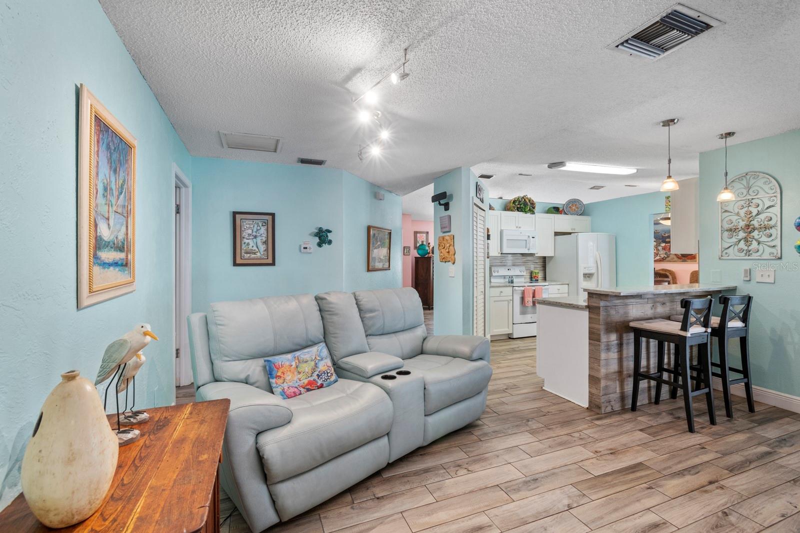 8460 PARKWOOD BLVD, SEMINOLE, FL, 33777