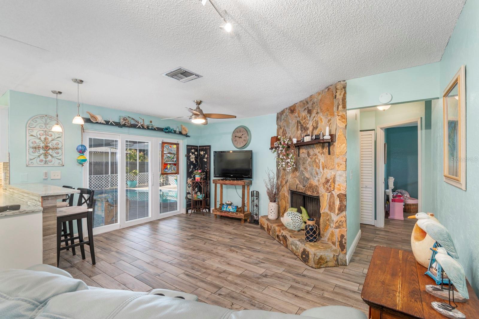 8460 PARKWOOD BLVD, SEMINOLE, FL, 33777
