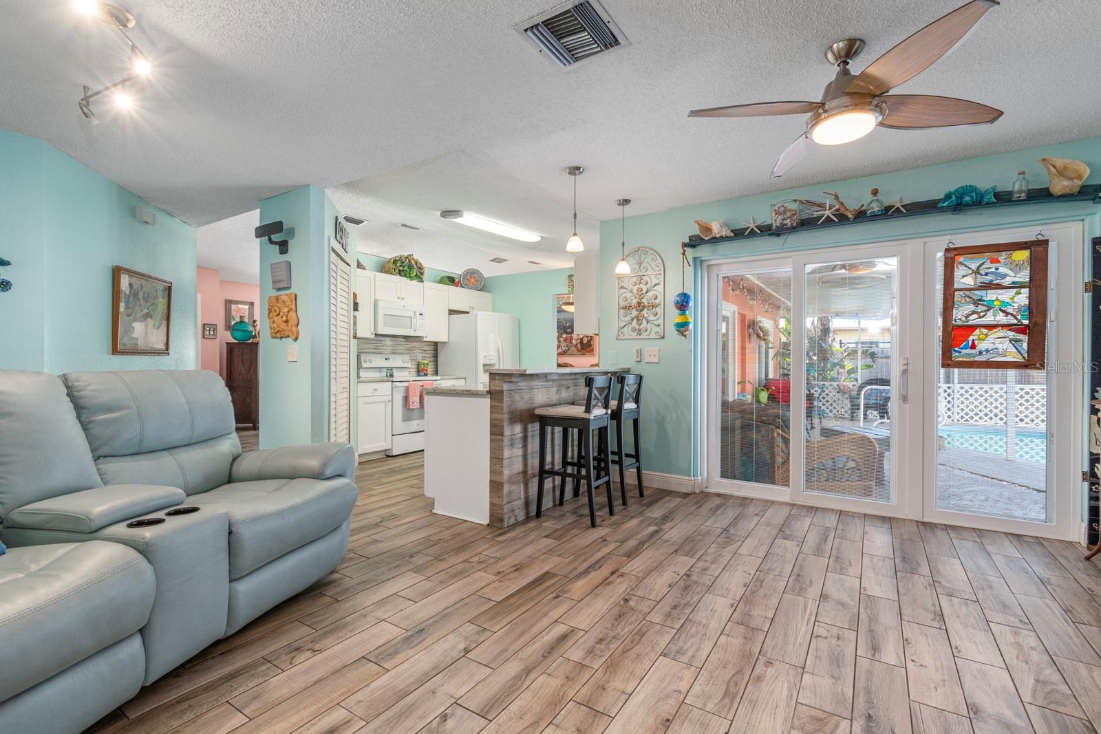 8460 PARKWOOD BLVD, SEMINOLE, FL, 33777