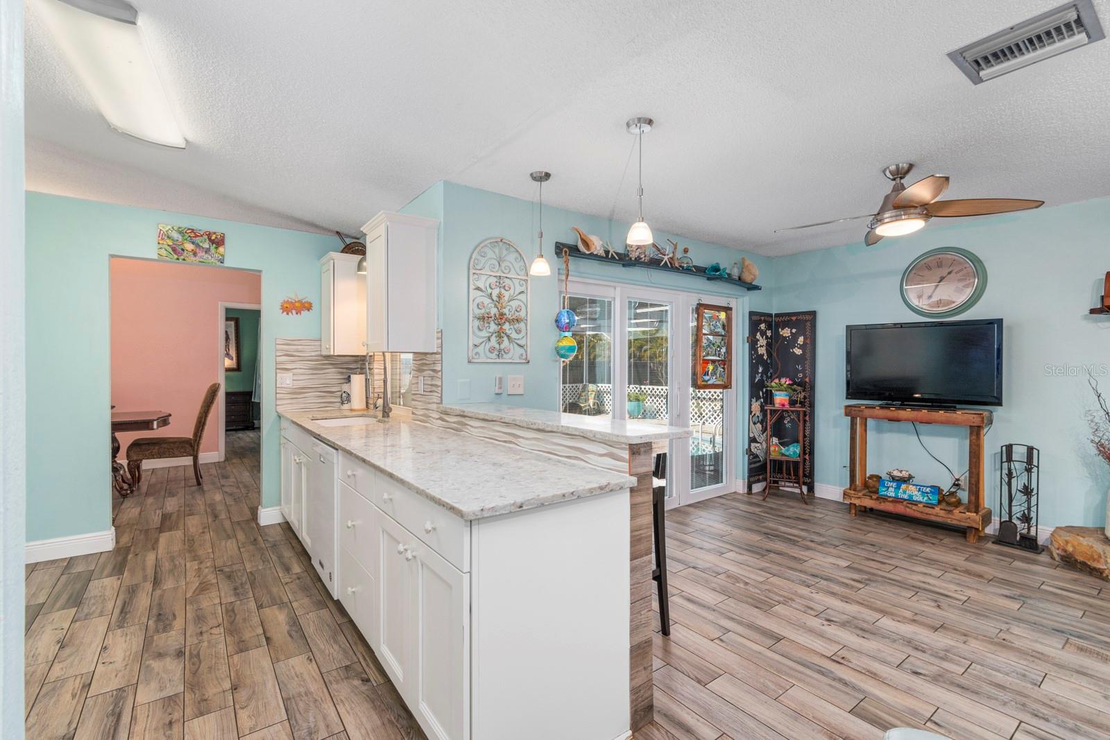 8460 PARKWOOD BLVD, SEMINOLE, FL, 33777