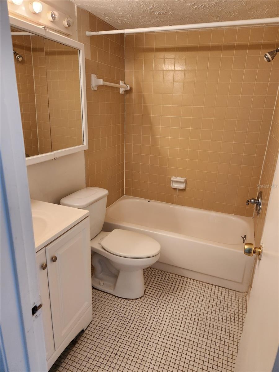 9001 WESTCHESTER CIR #1, TAMPA, FL, 33604
