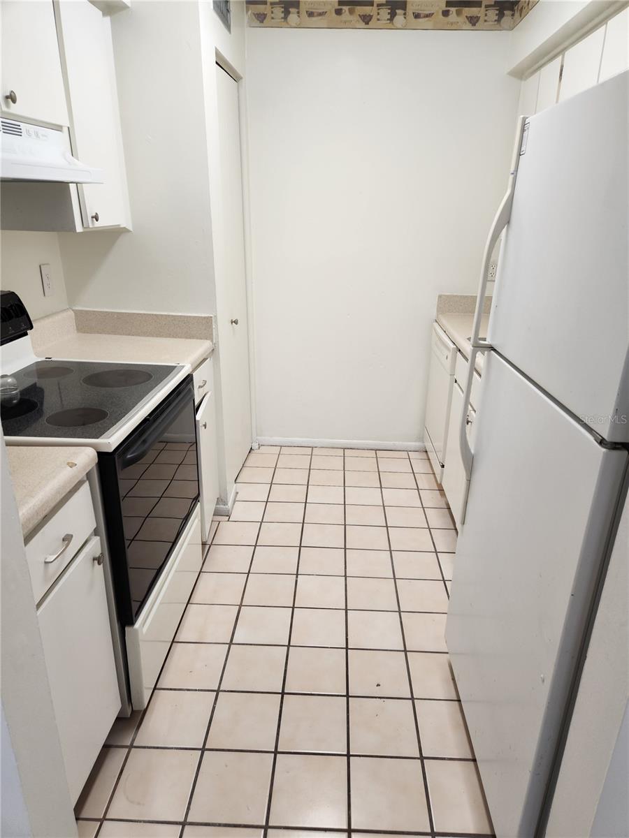 9001 WESTCHESTER CIR #1, TAMPA, FL, 33604