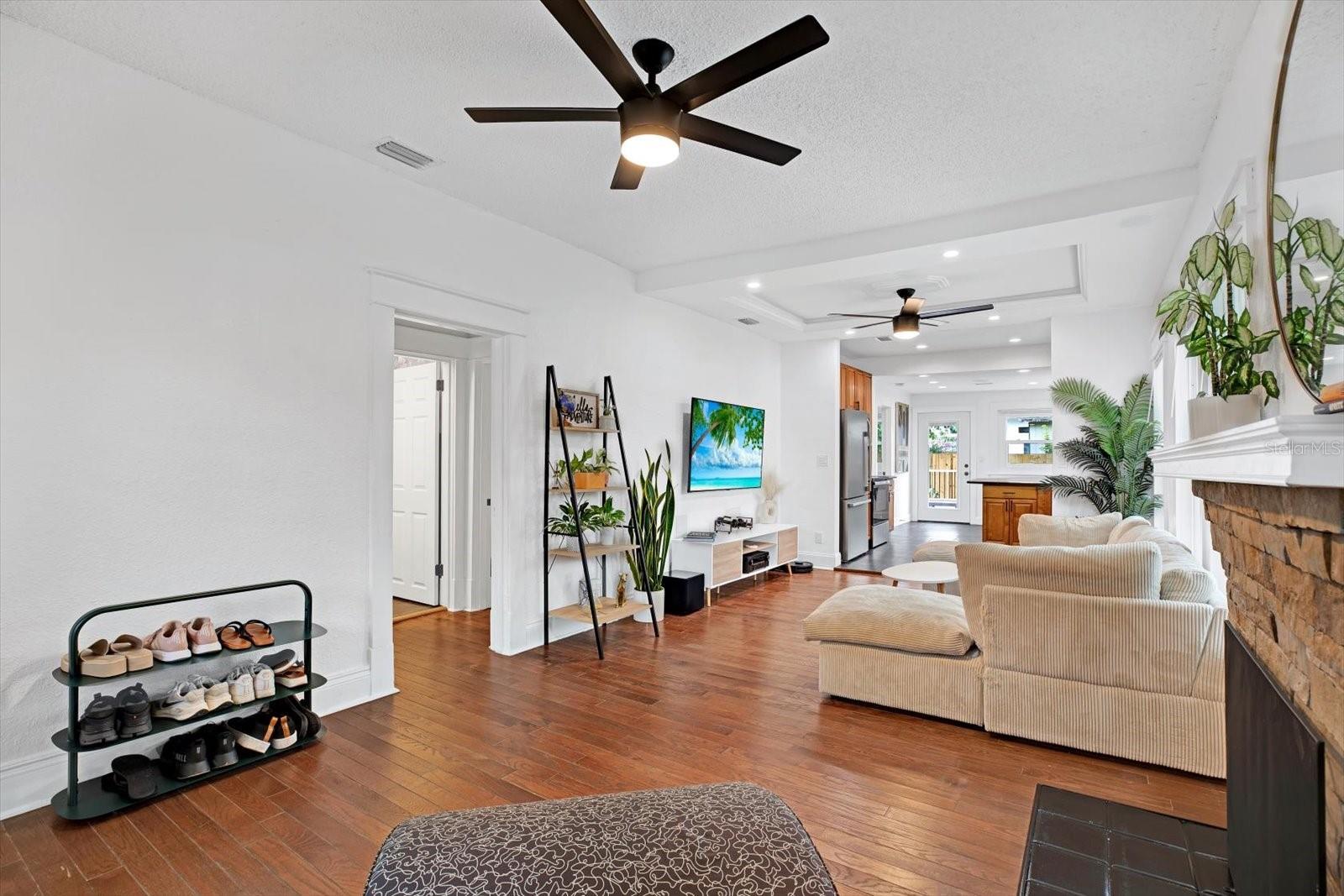 207 E SELMA AVE, TAMPA, FL, 33603