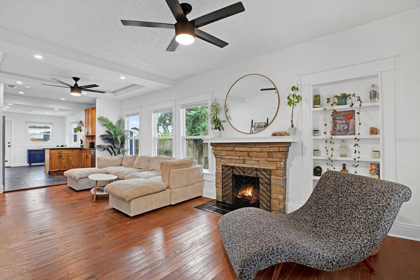 207 E SELMA AVE, TAMPA, FL, 33603