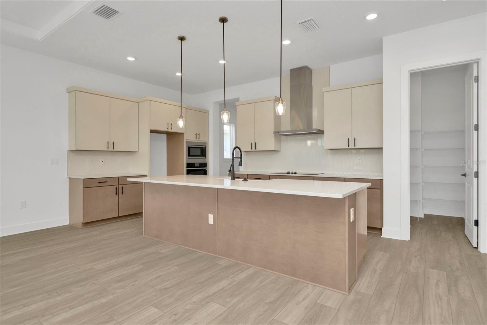 8421 GOLDEN BEACH CT, PARRISH, FL, 34219
