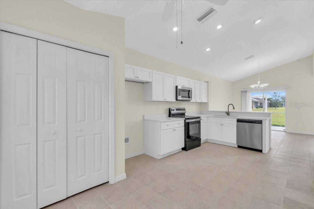 8243 47TH STREET CIR E, PALMETTO, FL, 34221