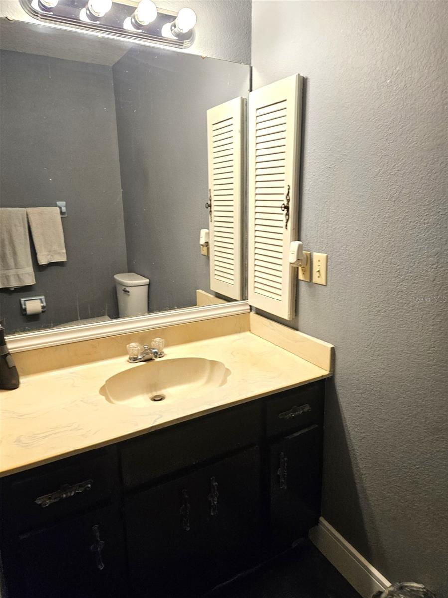 1174 VICTORIA AVE, PORT CHARLOTTE, FL, 33948