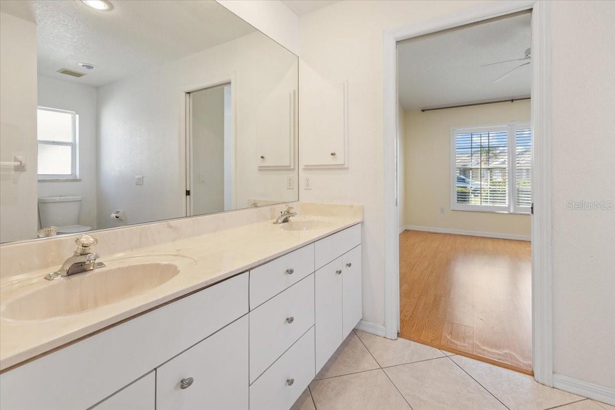 8596 LAKESIDE DR, ENGLEWOOD, FL, 34224