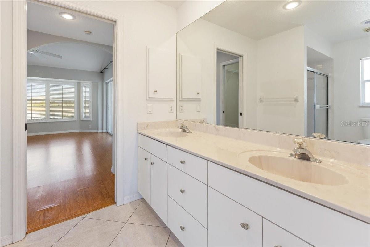 8596 LAKESIDE DR, ENGLEWOOD, FL, 34224