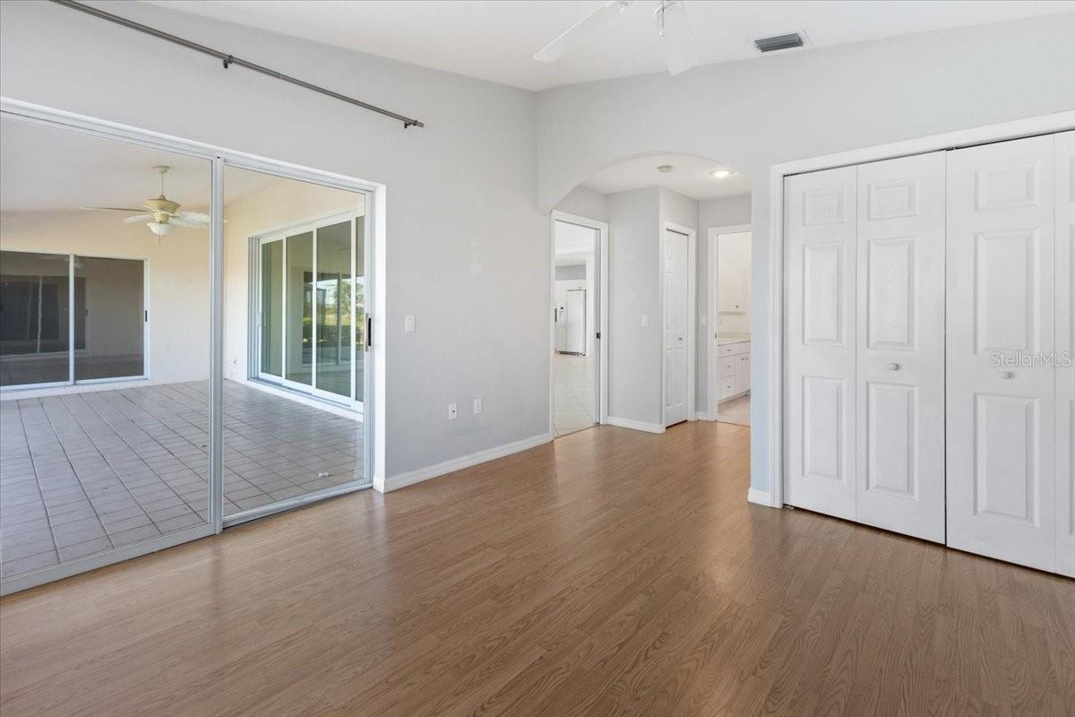 8596 LAKESIDE DR, ENGLEWOOD, FL, 34224