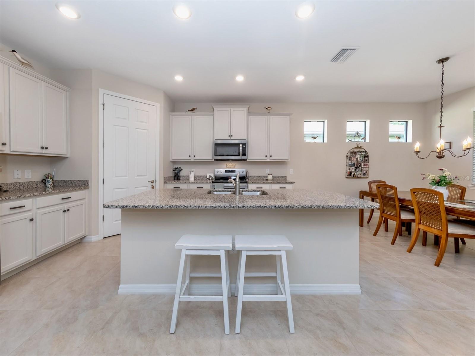 11945 LOVEGRASS ST, VENICE, FL, 34293
