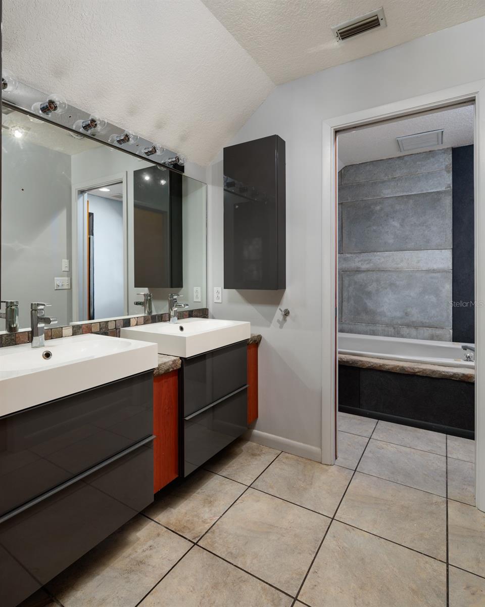 407 BAY VIEW ST, SAFETY HARBOR, FL, 34695