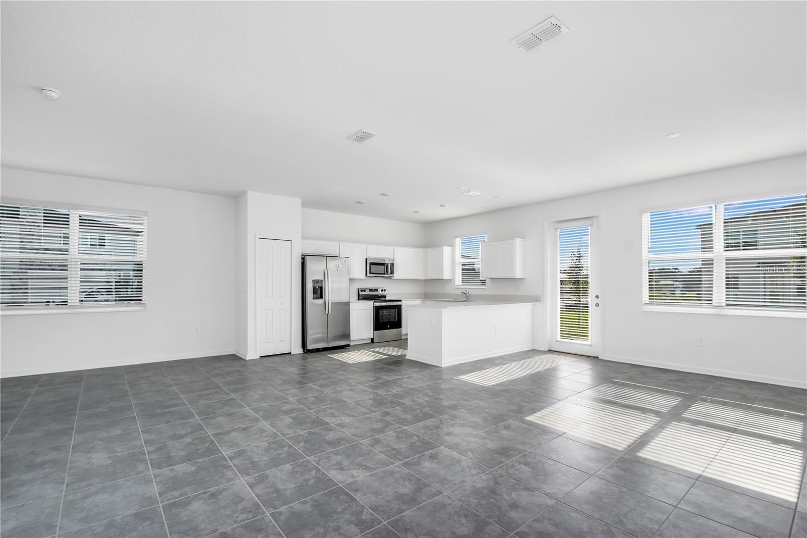 105 BOGEY DR, DAVENPORT, FL, 33896