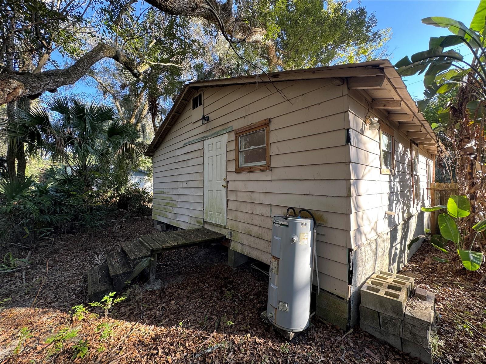641 W BERESFORD RD, DELAND, FL, 32720