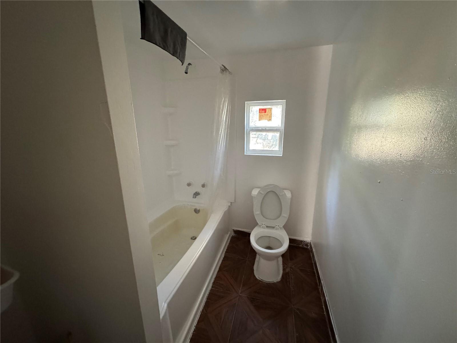 641 W BERESFORD RD, DELAND, FL, 32720