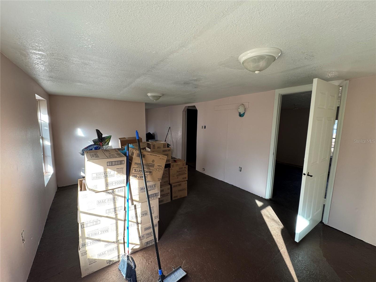 641 W BERESFORD RD, DELAND, FL, 32720