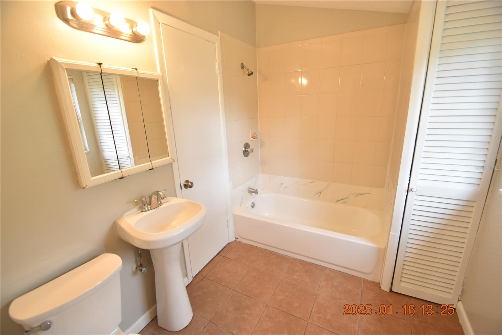 10110 ALAMBRA AVE, TAMPA, FL, 33619