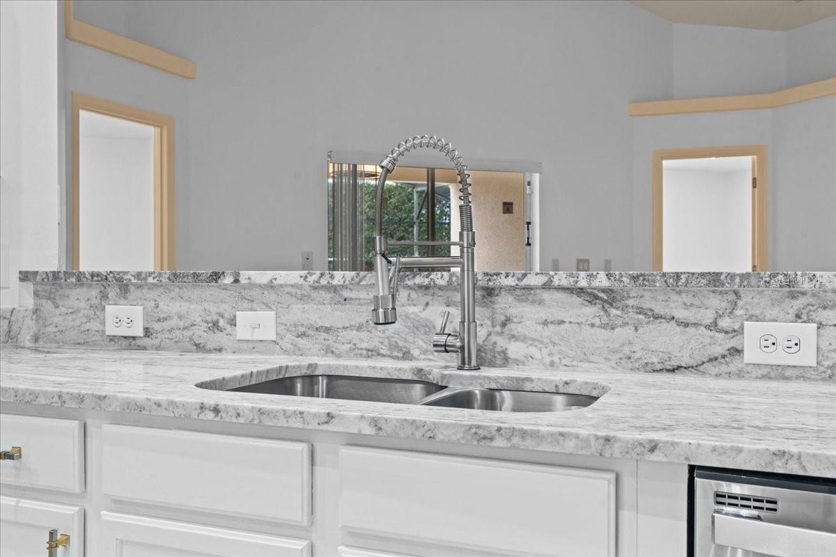 421 ROBIN RD, DAVENPORT, FL, 33896